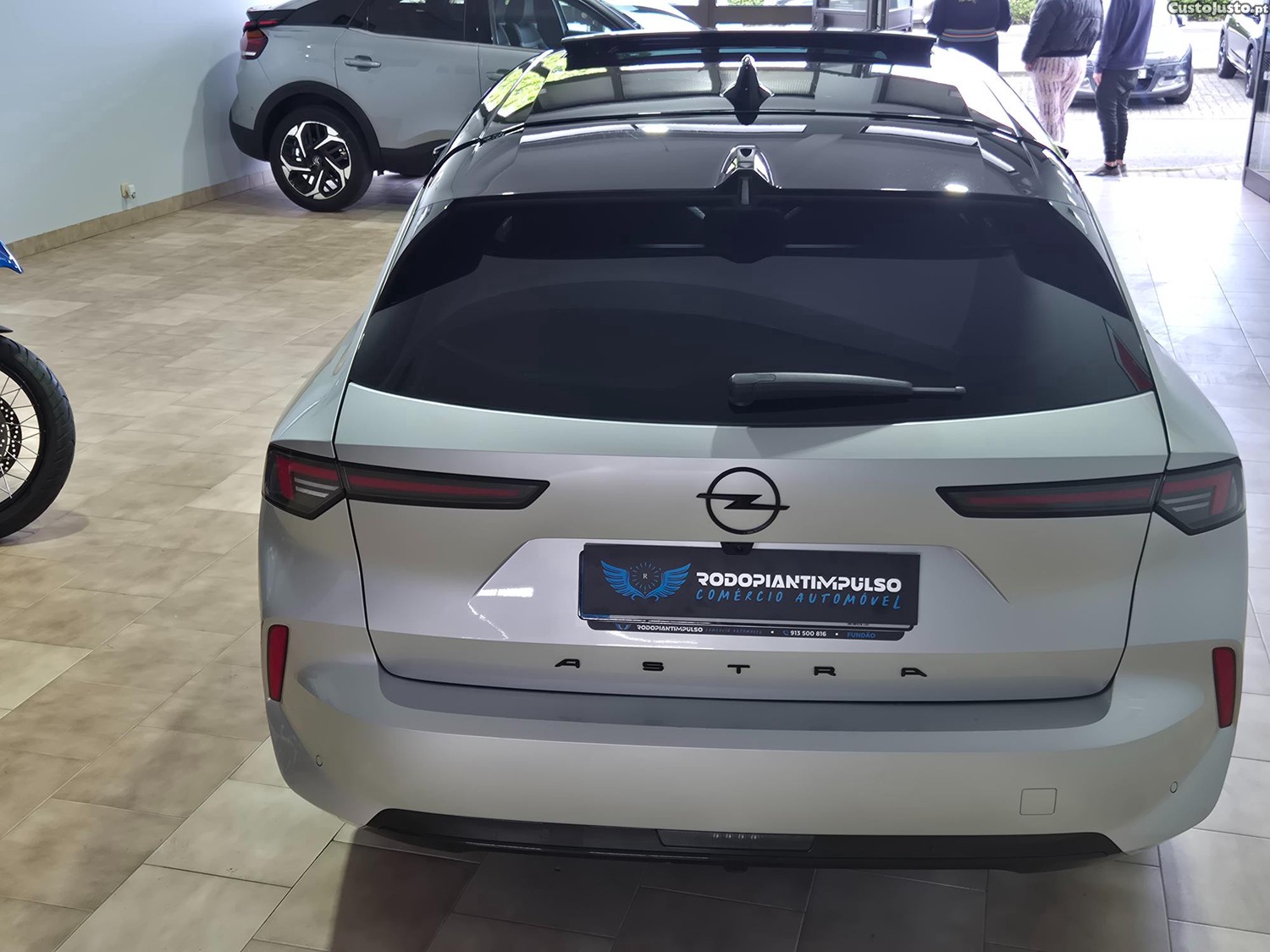 Opel Astra sports tourer 1.2 GS line auto — fotografia 7