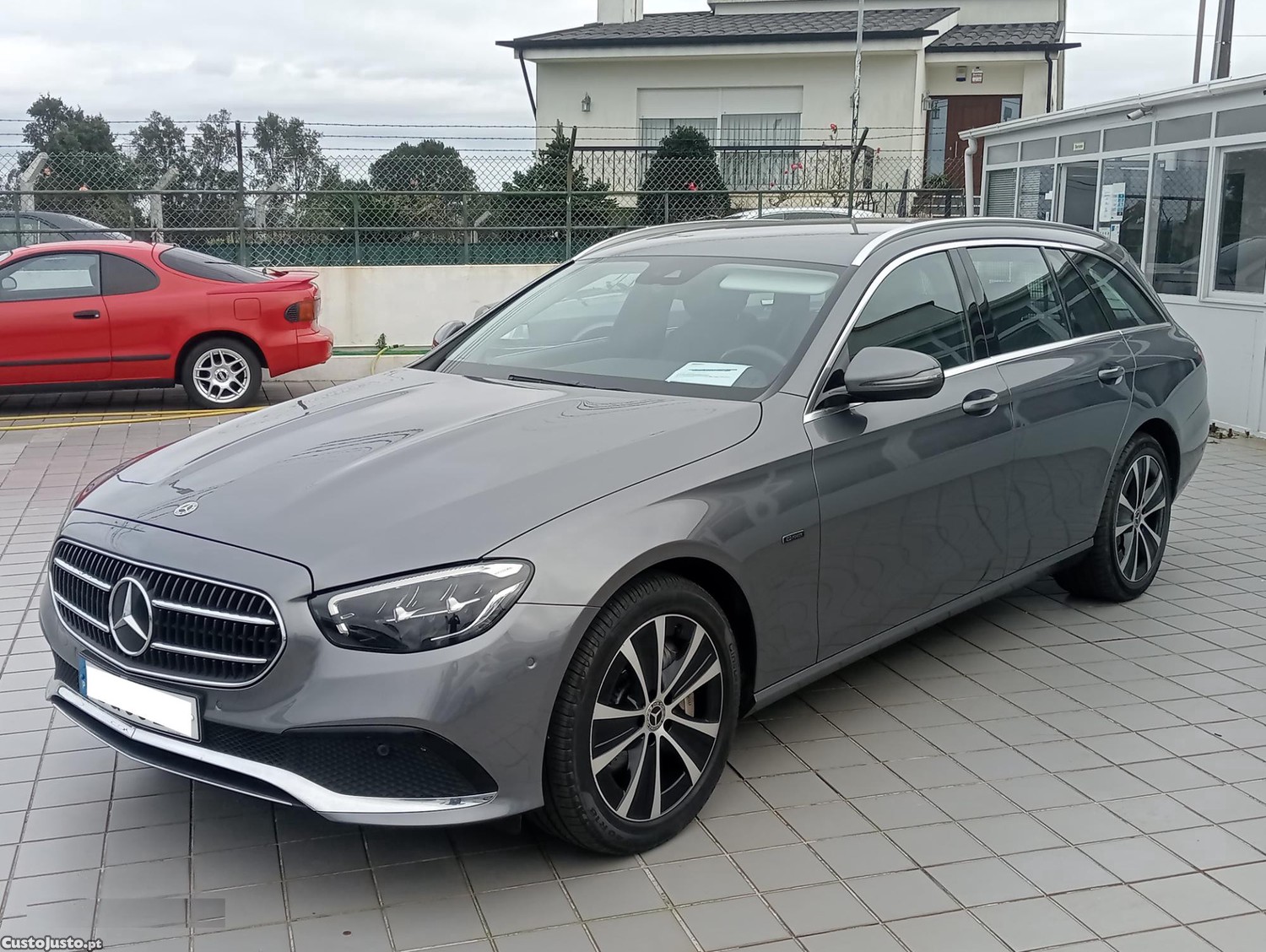 Mercedes-Benz E 300 de Station pul in hibrid. — fotografia 7