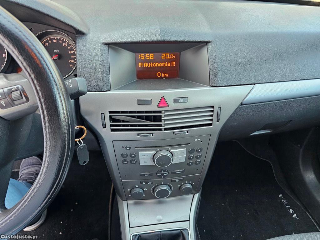 Opel Astra H 1.3Cdti 90Cv 04/2006 — fotografia 4