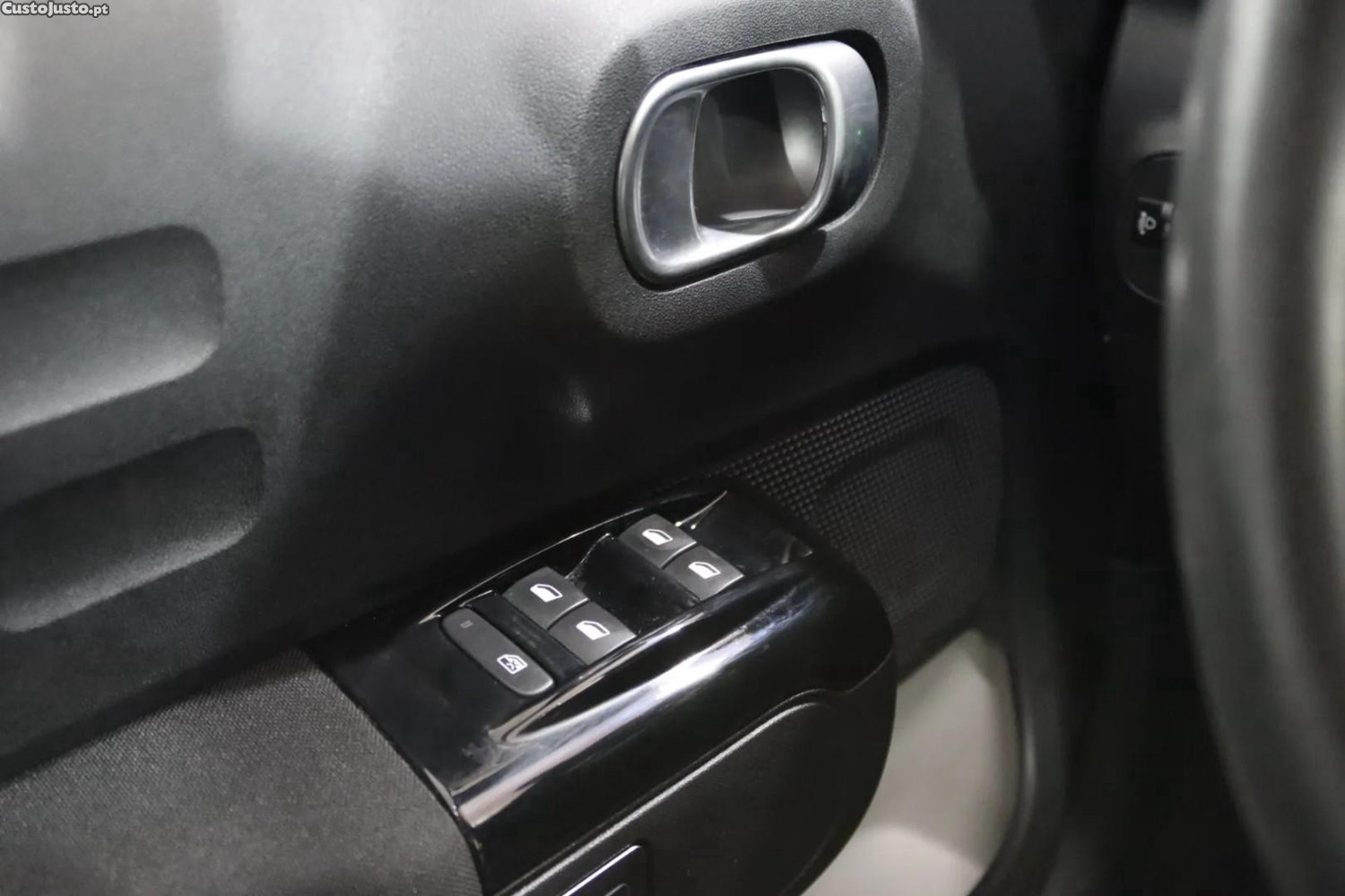 Citroën C3 1.2 PureTech Shine — fotografia 6