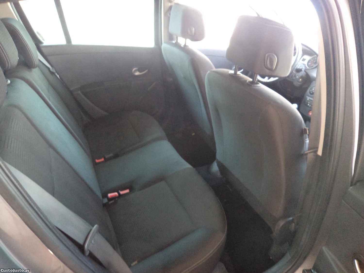 Renault Clio 1.2 Ar/c 5 Portas — fotografia 3