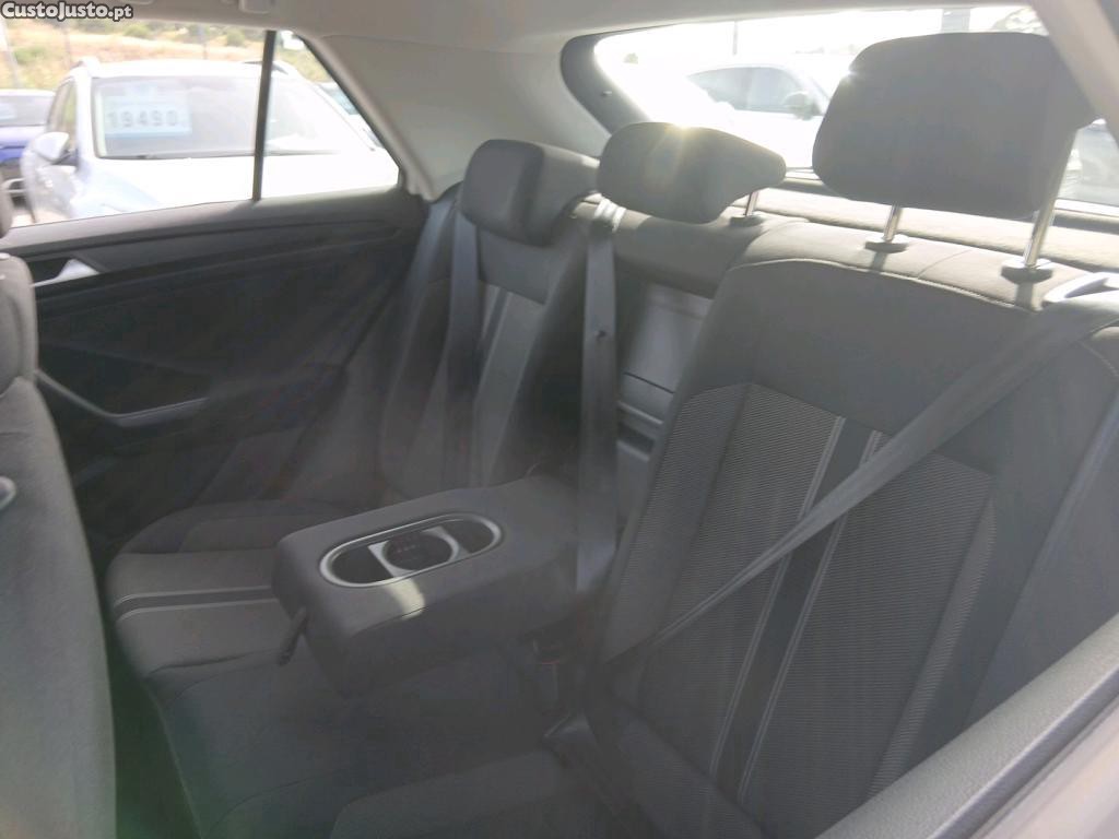 Volkswagen T-Roc 1.0 TSI Style 110cv — fotografia 15
