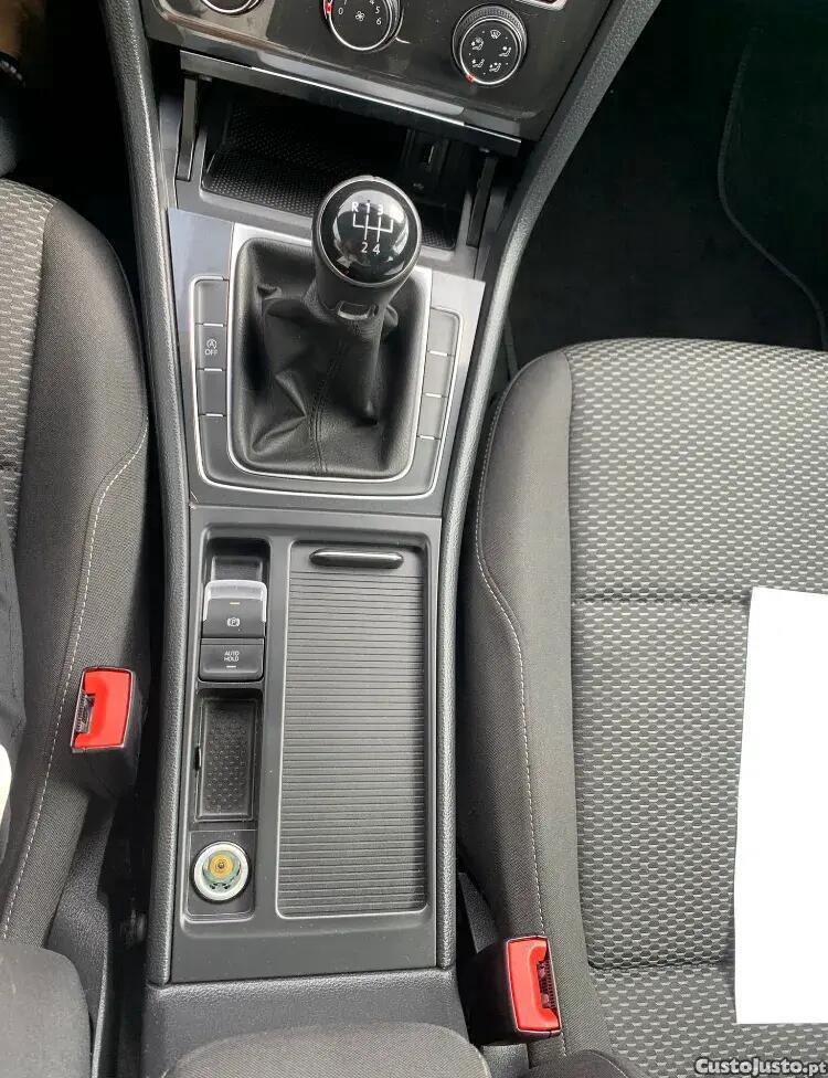 Volkswagen Golf 1.6 TDI Confortline — fotografia 3