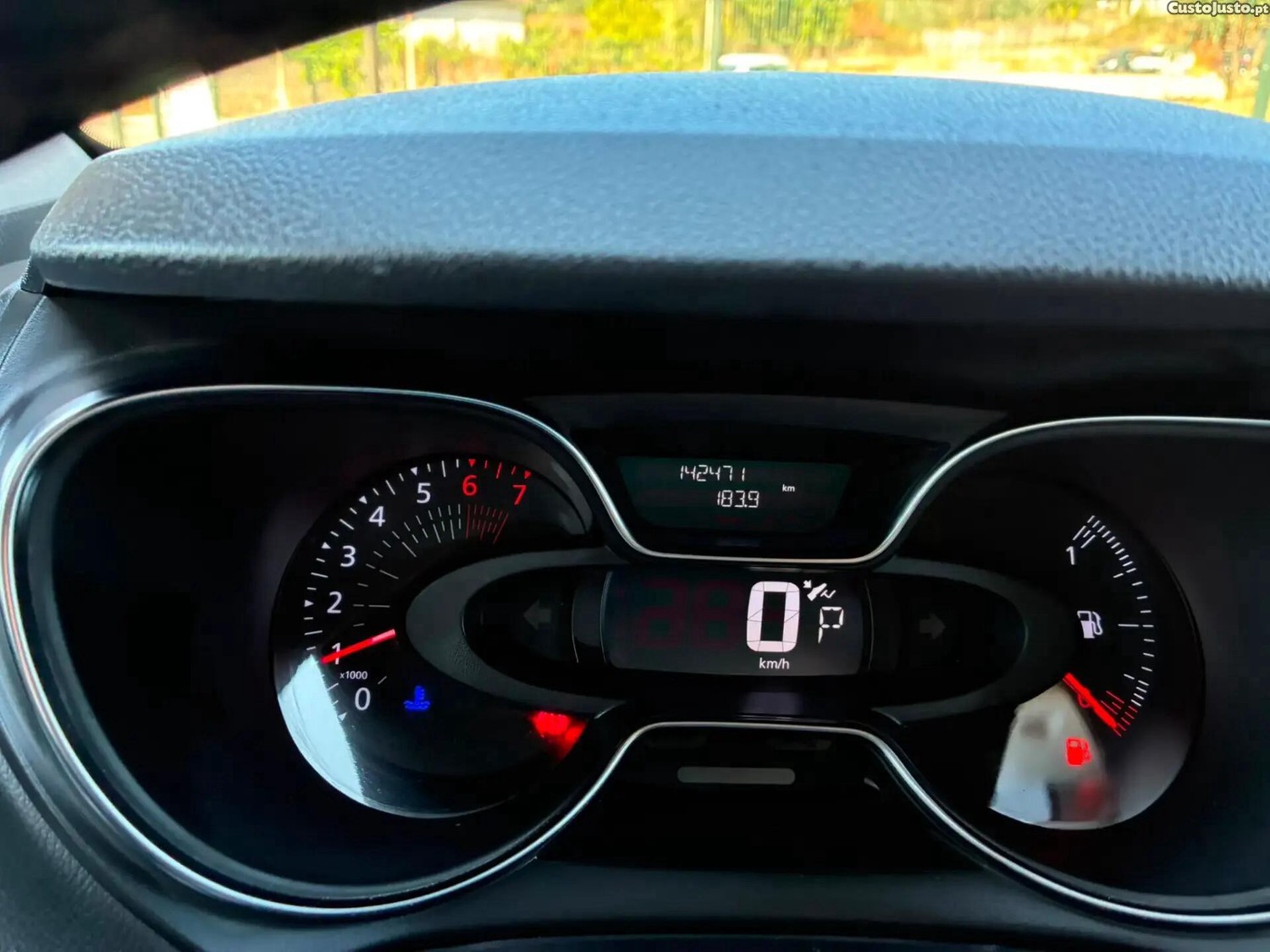 Renault Captur 1.2 TCe Initiale Paris EDC — fotografia 15