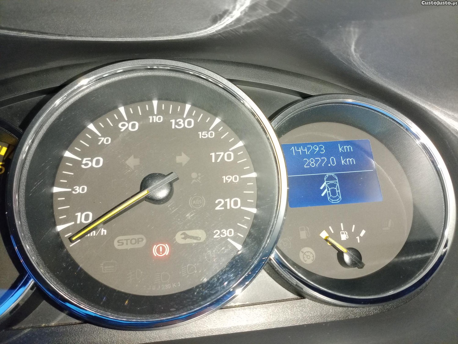 Renault Fluence 1.5 DCI — fotografia 6