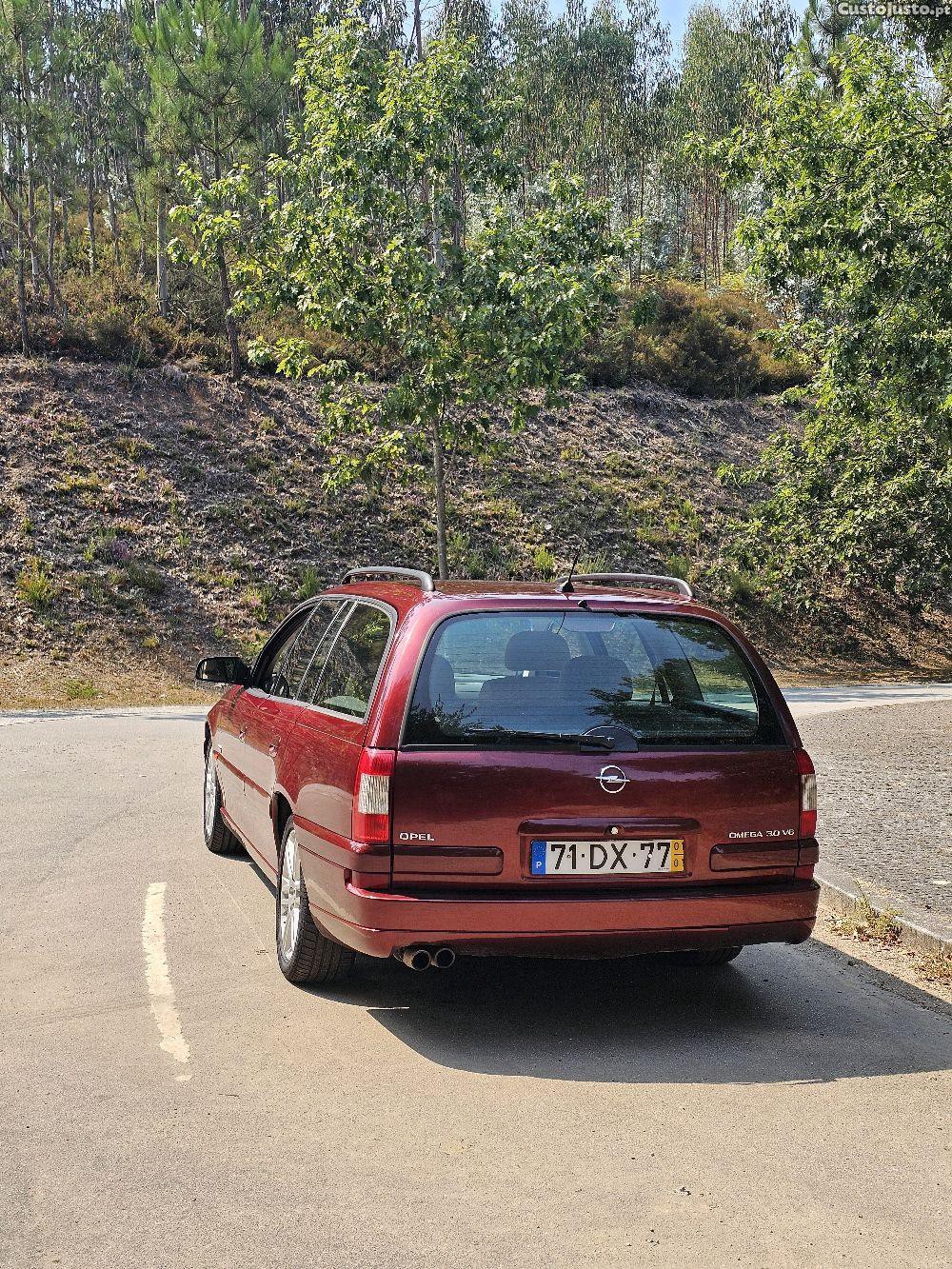 Opel Omega Caravan 3.0 V6 — fotografia 5