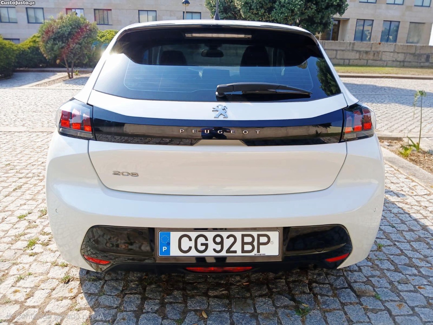 Peugeot 208 1.2 Pure Tech Allure — fotografia 3
