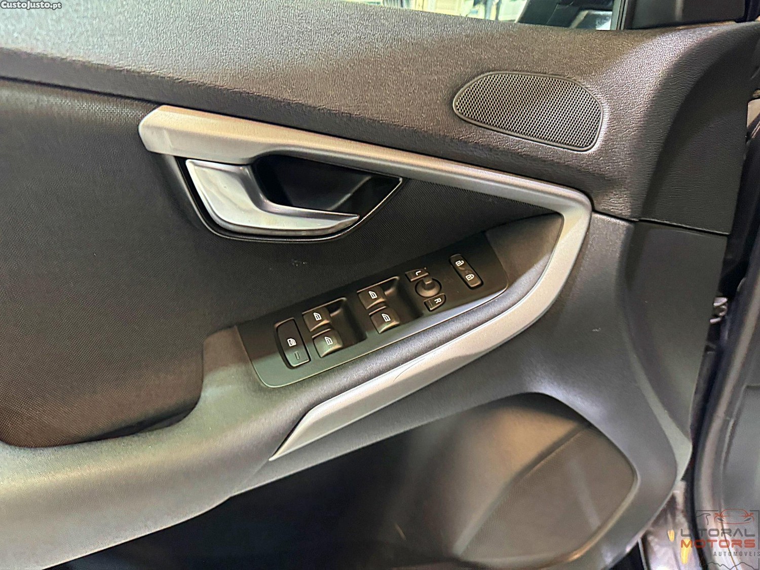 Volvo V40 D2 Black Line — fotografia 9