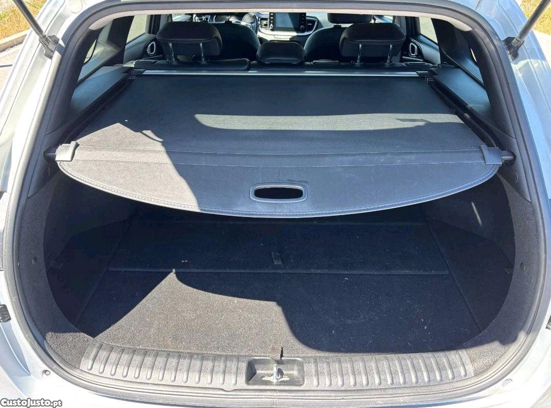 Kia Ceed SW 1.6 CRDI — fotografia 7