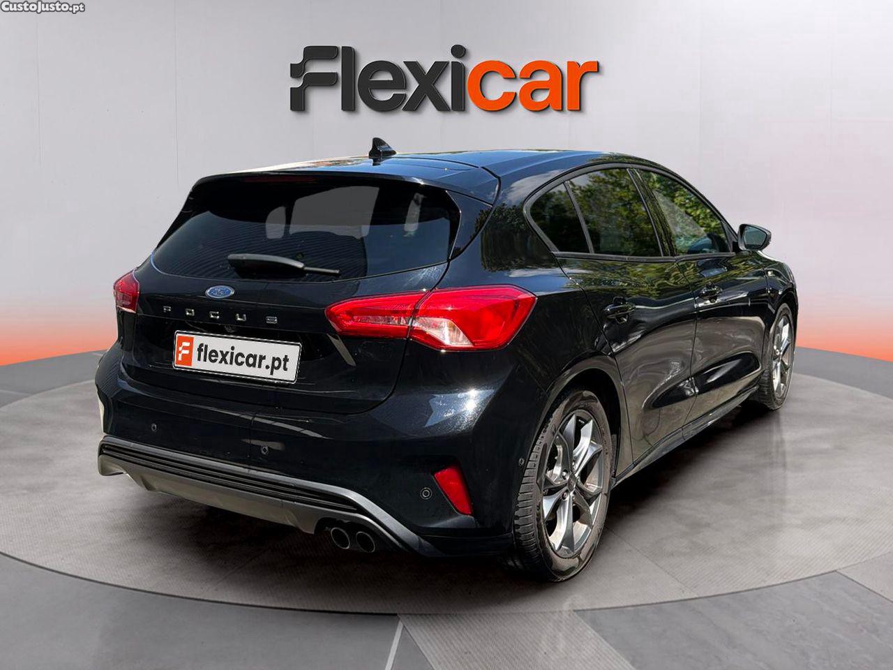Ford Focus 1.5 TDCi ECOBlue ST-Line — fotografia 17