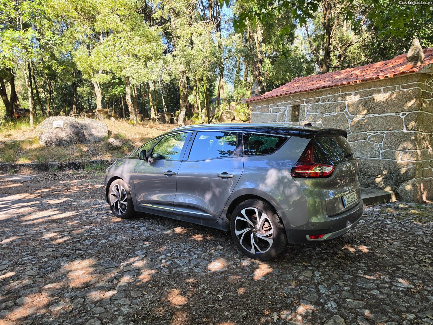 Renault Grand Scénic 1.6 Dci 130CV Bose edtion 7lugares — fotografia 9