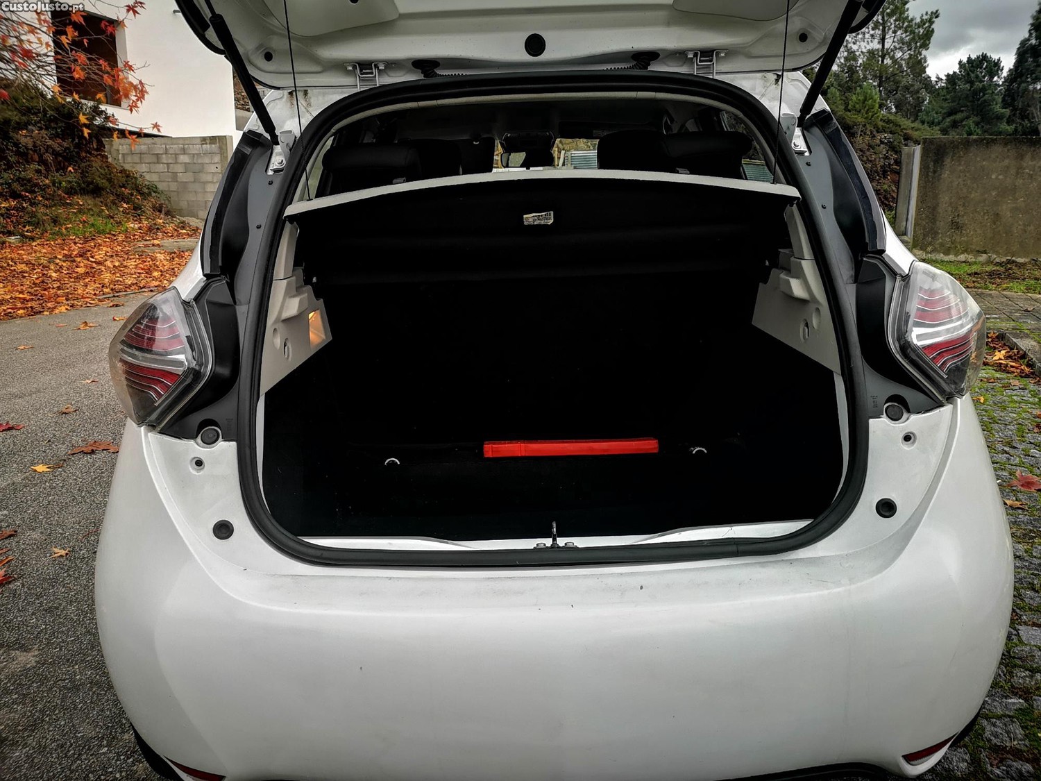 Renault Zoe Zen 52 C/ BATERIAS PROPRIAS - C/ GARANTIA - Carregador Domestico e Rápido — fotografia 13
