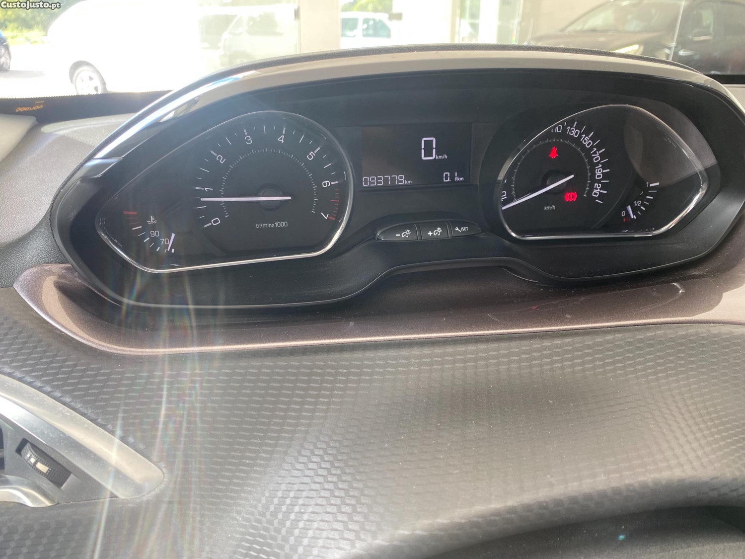 Peugeot 2008 1.2 VTI -93 MIL KMs — fotografia 6