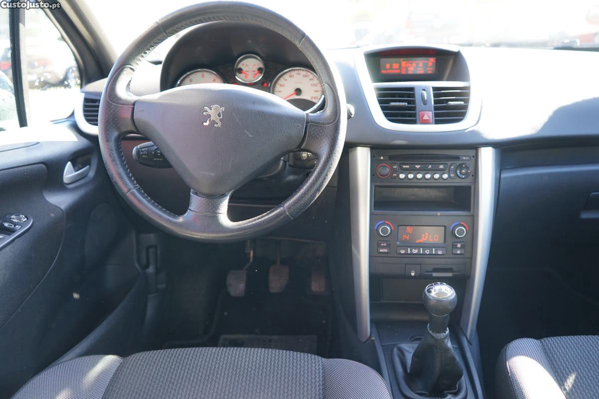 Peugeot 207 1.6 HDI — fotografia 7