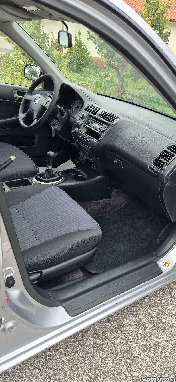 Honda Civic 1.4 I VII Três Volumes — fotografia 4