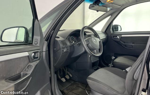 Opel Meriva 1.3 CDTi Enjoy — fotografia 2