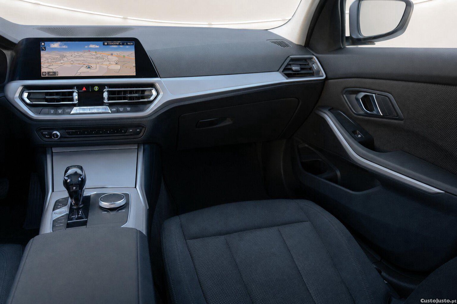 BMW 330 e Corporate Edition Auto — fotografia 5
