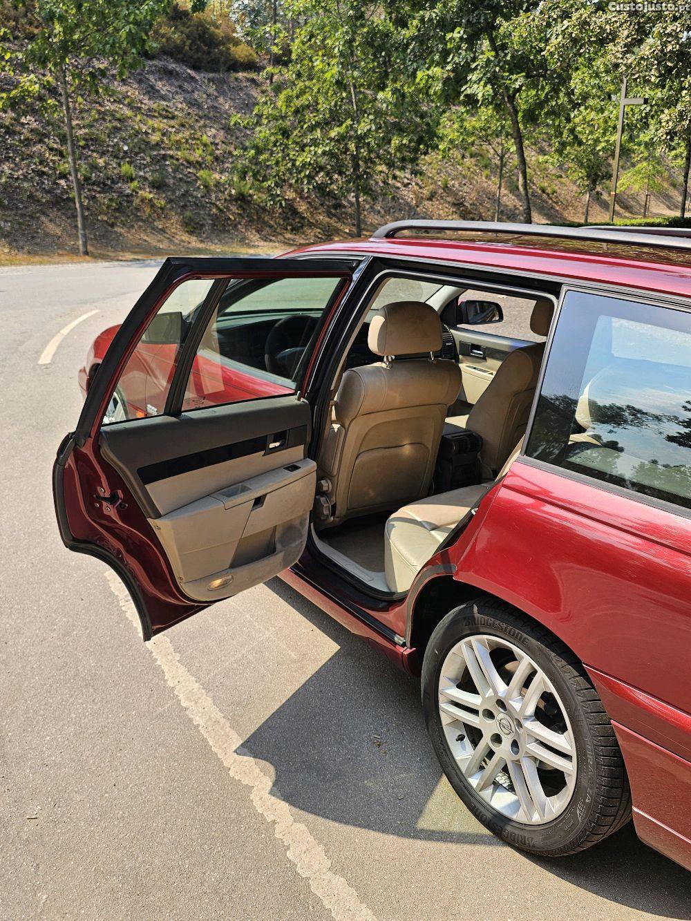 Opel Omega Caravan 3.0 V6 — fotografia 3