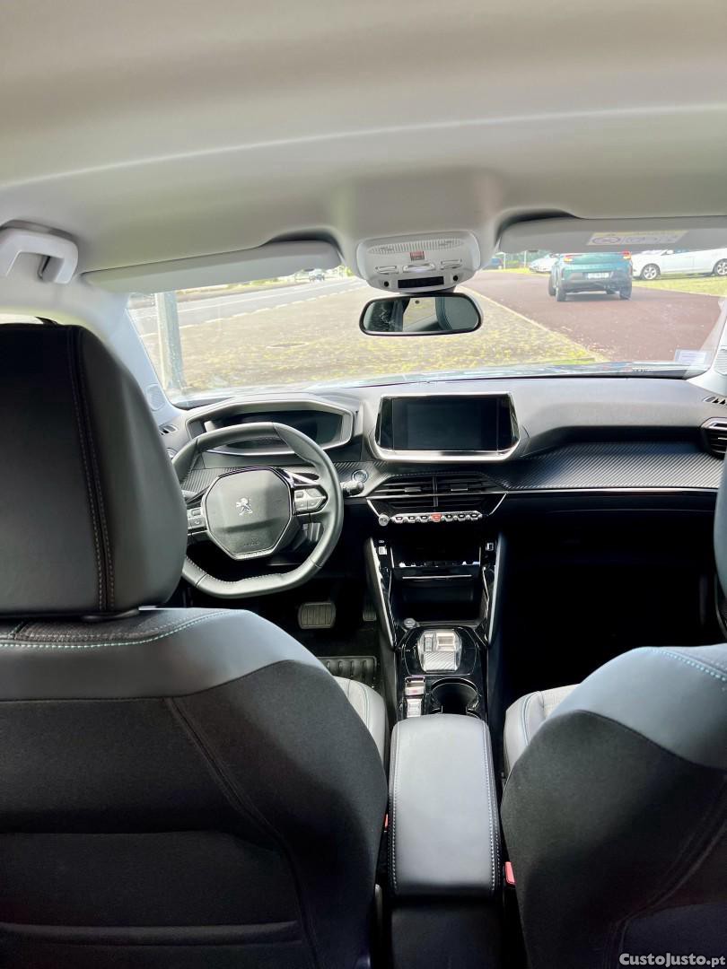 Peugeot e-2008 50 kWh Allure Pack — fotografia 4