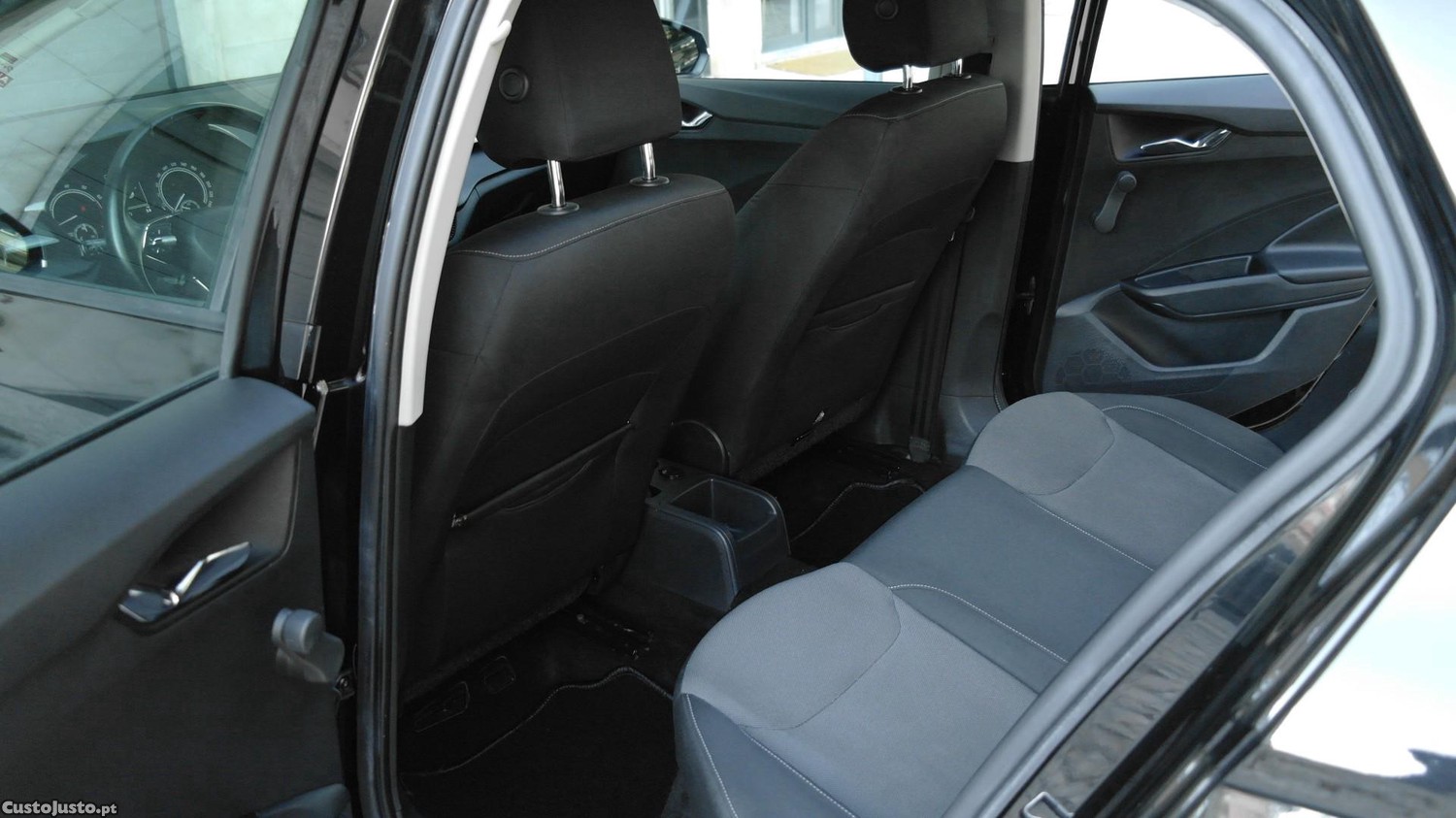 Skoda Fabia 1.0 MPI — fotografia 7