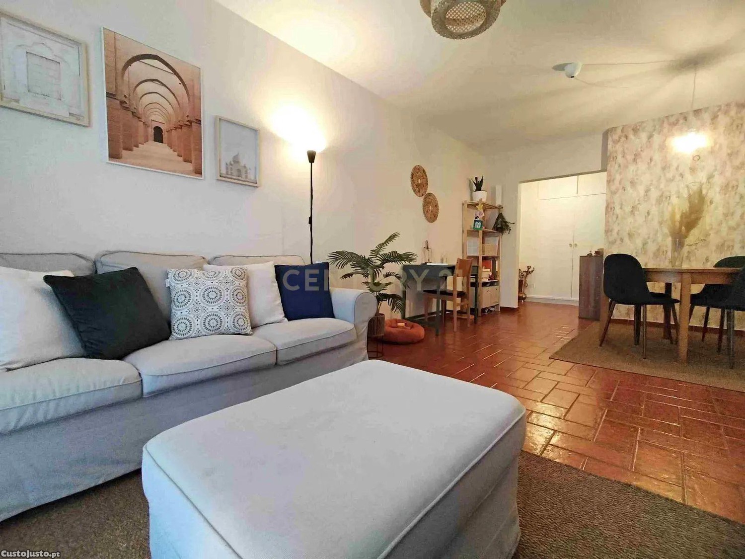 Apartamento T3 em Corroios com arrecadação e elevador.