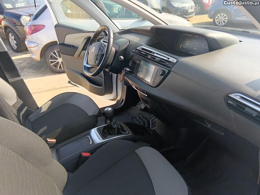 Citroën C4 Picasso — fotografia 5