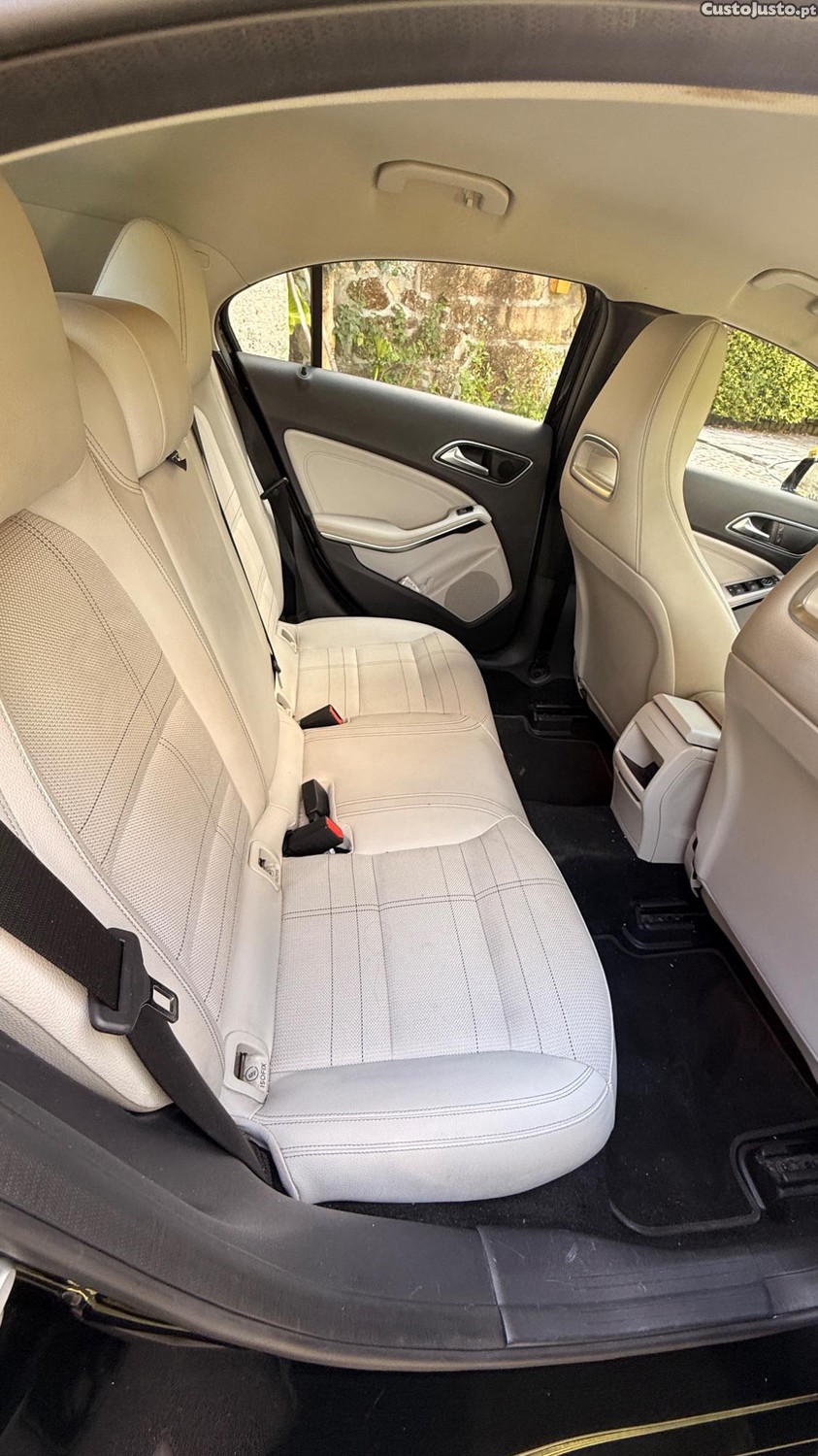 Mercedes-Benz A 180 180 D — fotografia 9