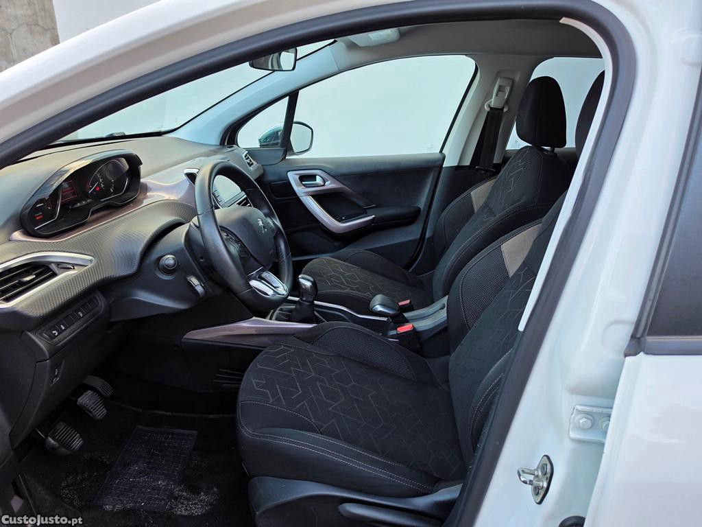 Peugeot 2008 1.2Vti 82Cv Style 90.000Km 01/2015 — fotografia 8