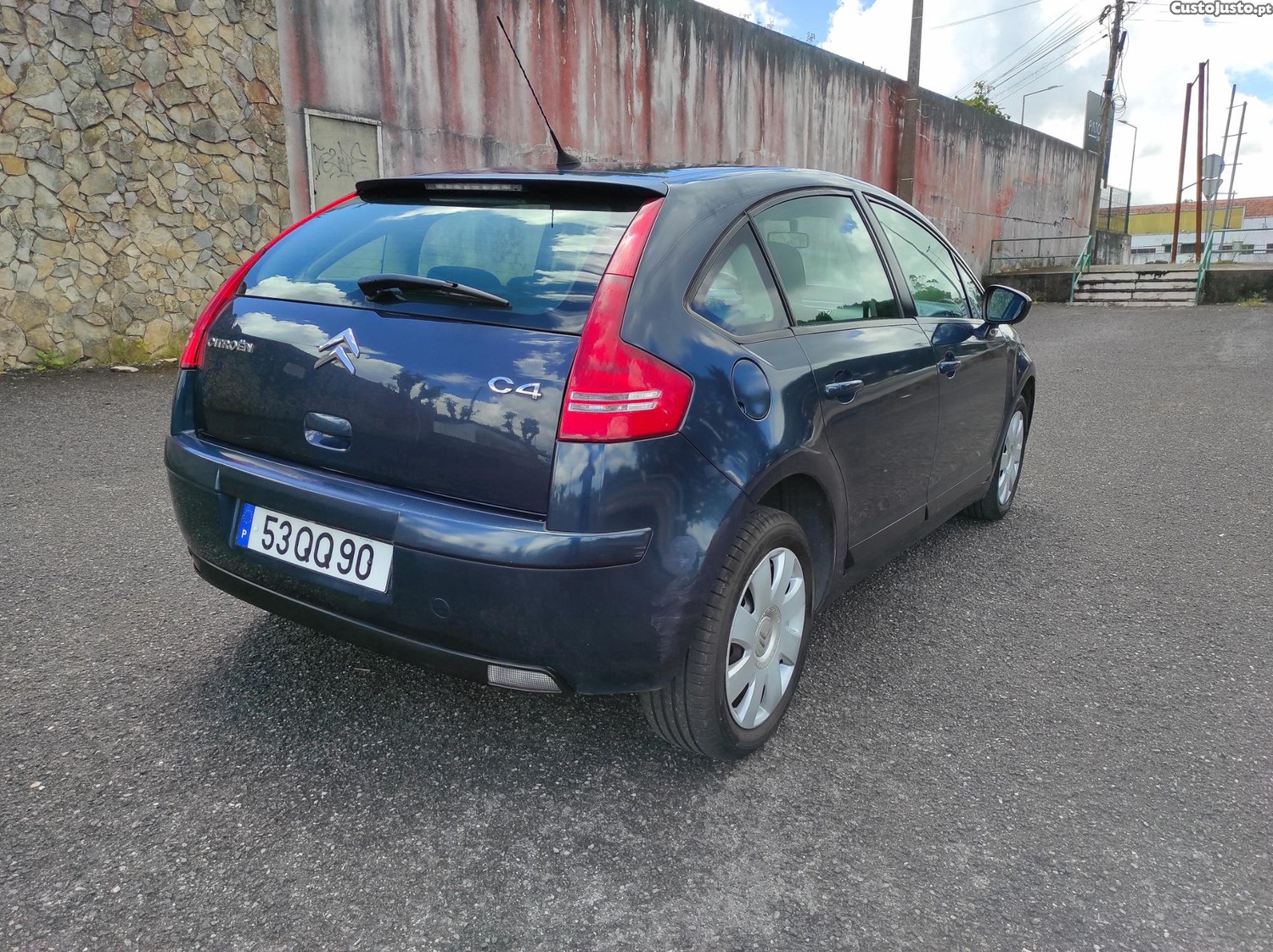 Citroën C4 1.6 HDI Executive 2010 — fotografia 16