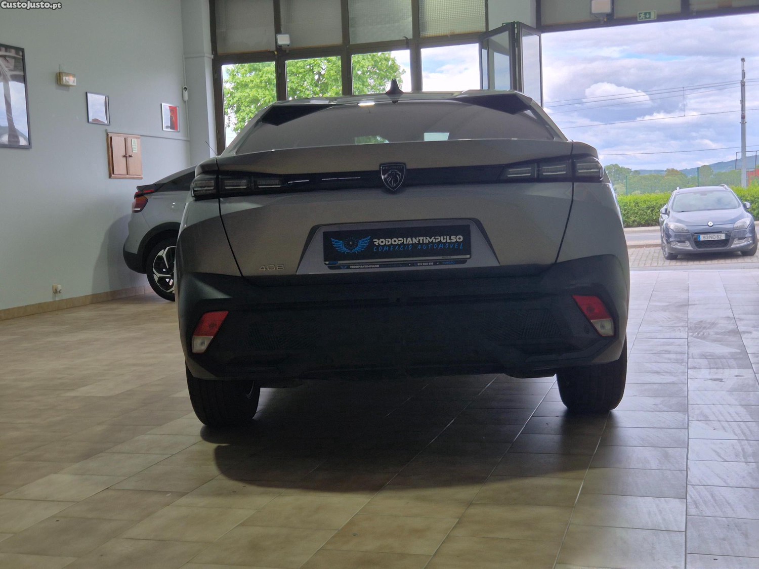 Peugeot e-408 1.2 Hybrid Allure — fotografia 5