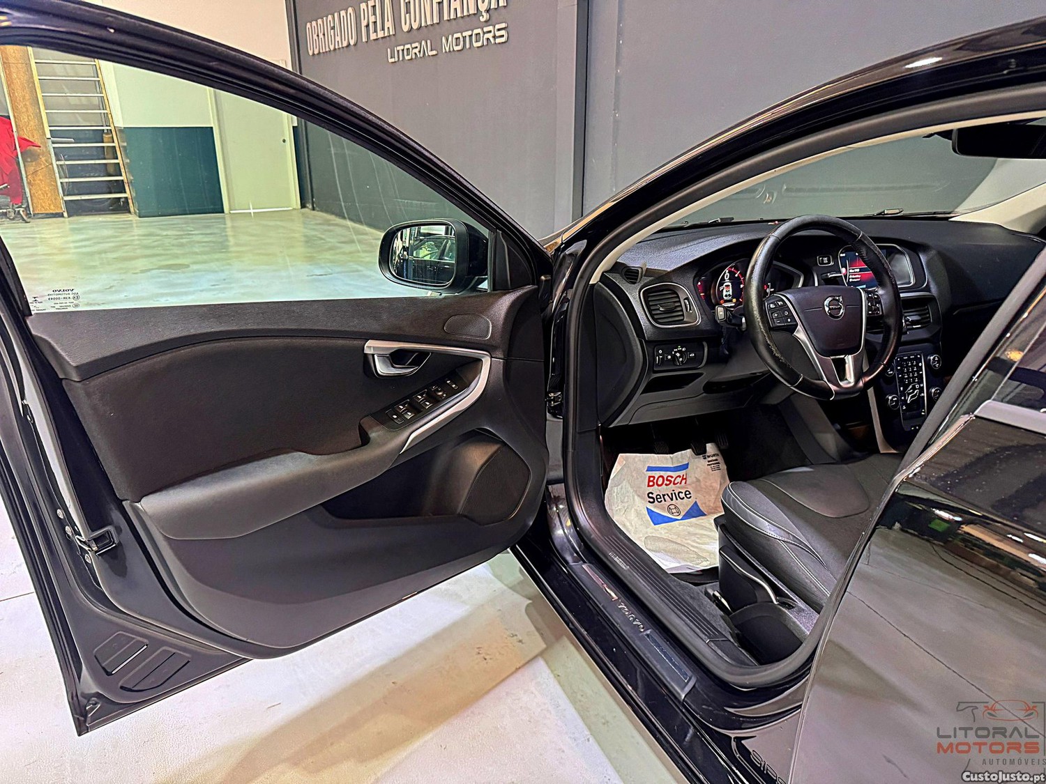 Volvo V40 D2 Black Line — fotografia 13