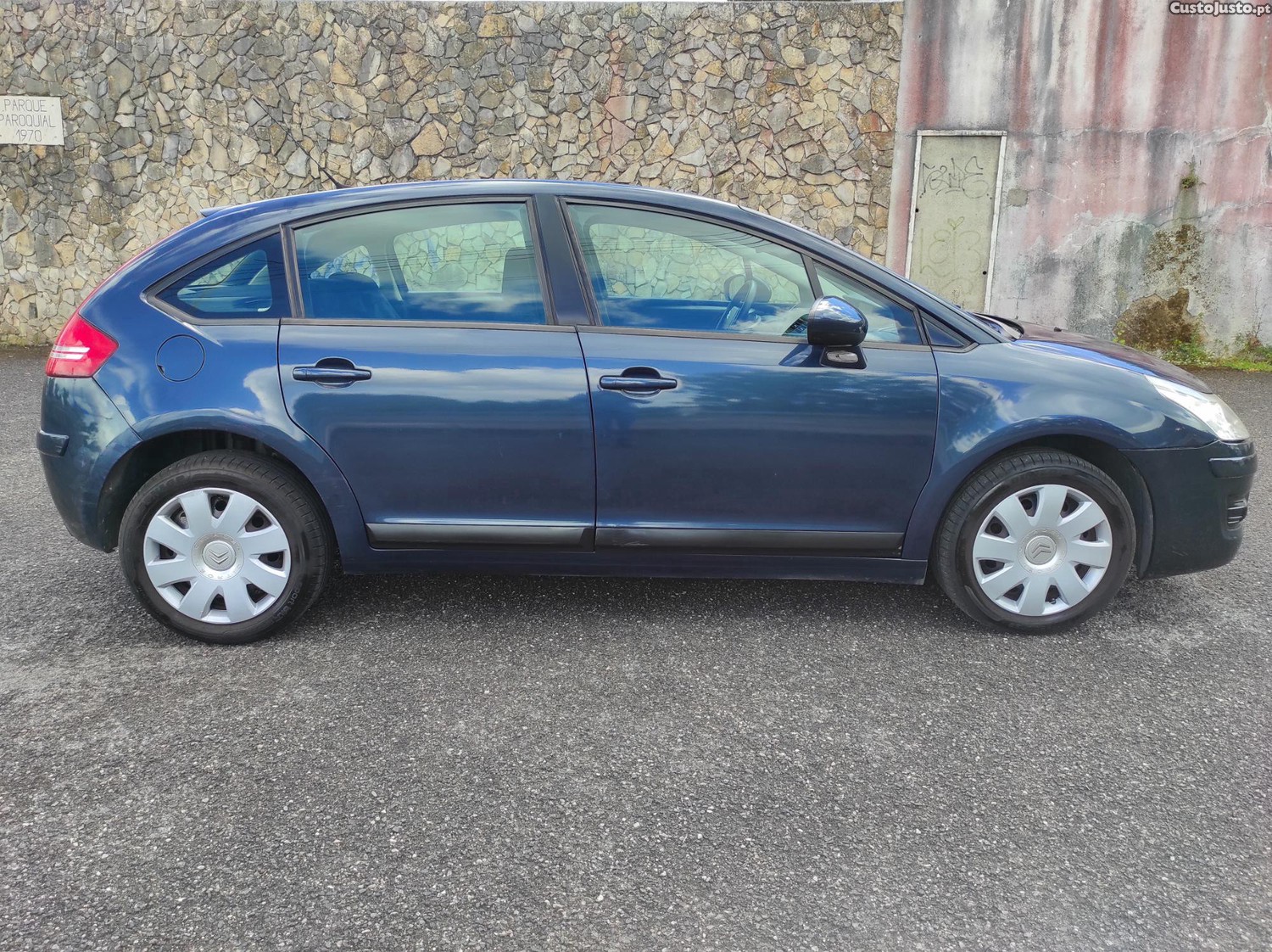 Citroën C4 1.6 HDI Executive 2010 — fotografia 13