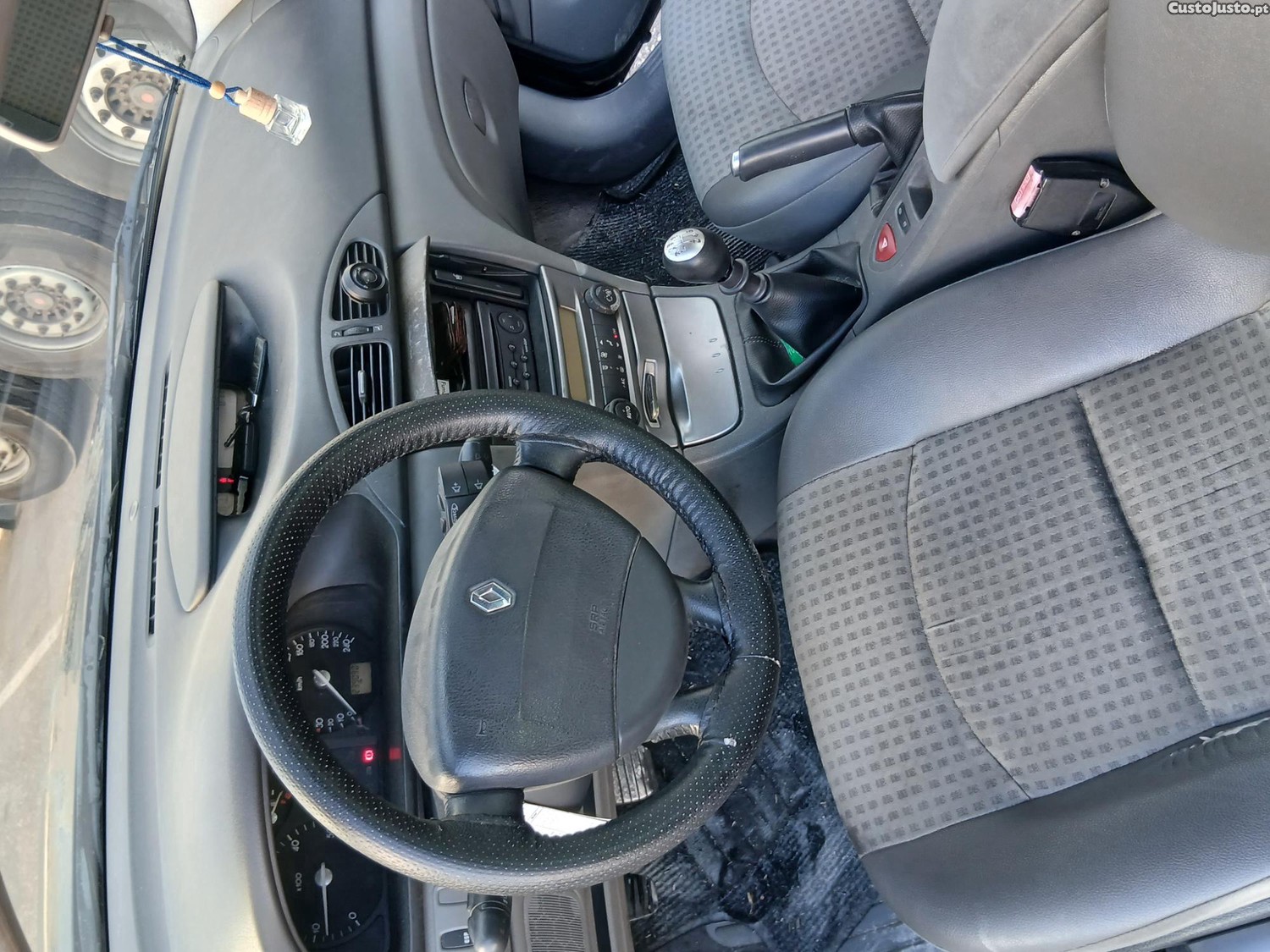 Renault Laguna 1.9 dci — photo 4