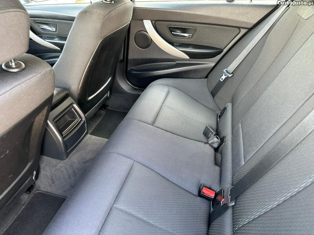BMW 318 d Touring — fotografia 2