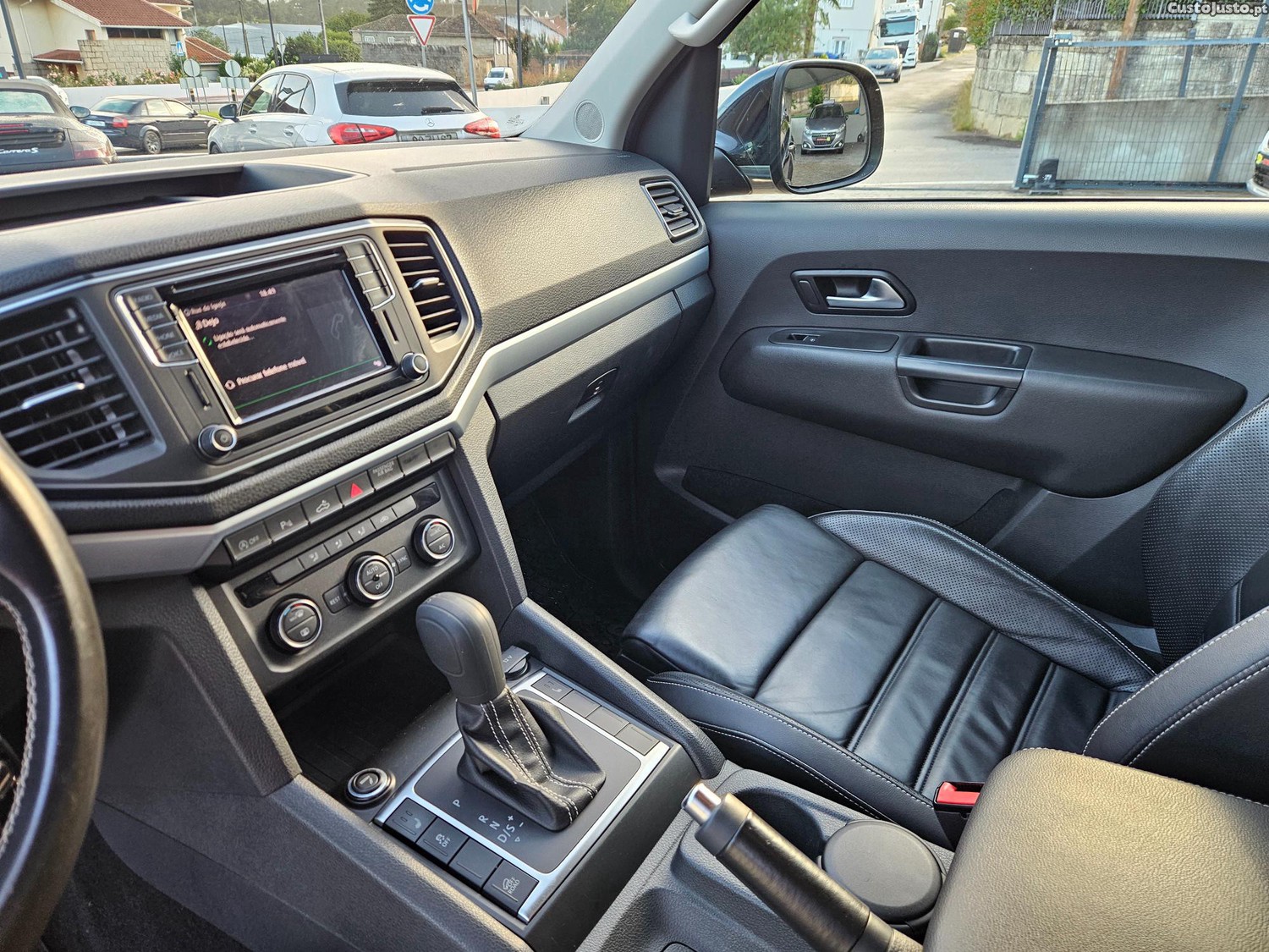 Volkswagen Amarok 3.0 V6 TDI HIGHLINE 4MOTION DSG — fotografia 9