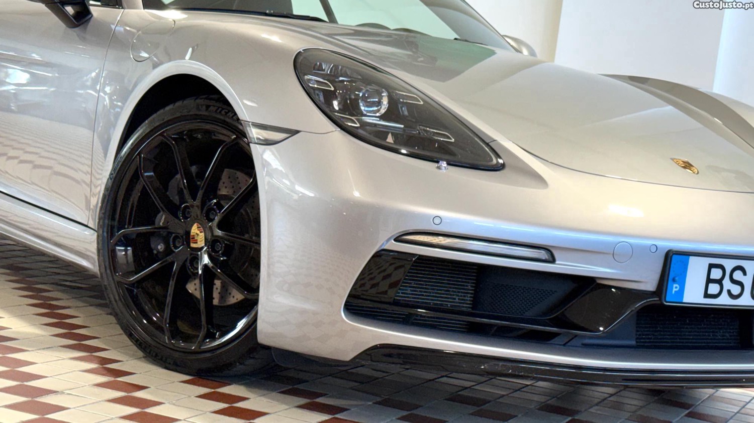 Porsche Cayman 718 — fotografia 15
