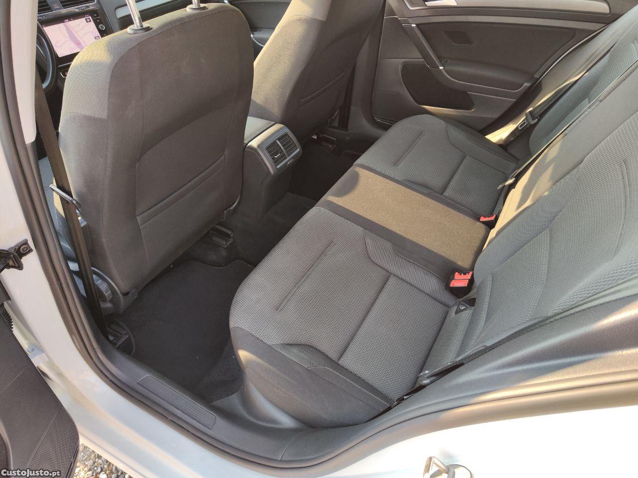 Volkswagen Golf 1.6 TDI — fotografia 5