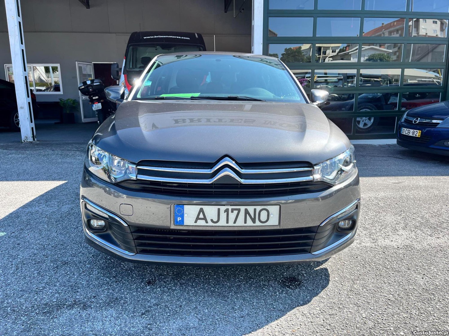Citroën C-Elysée 1.5 BlueHDi Shine — photo 2