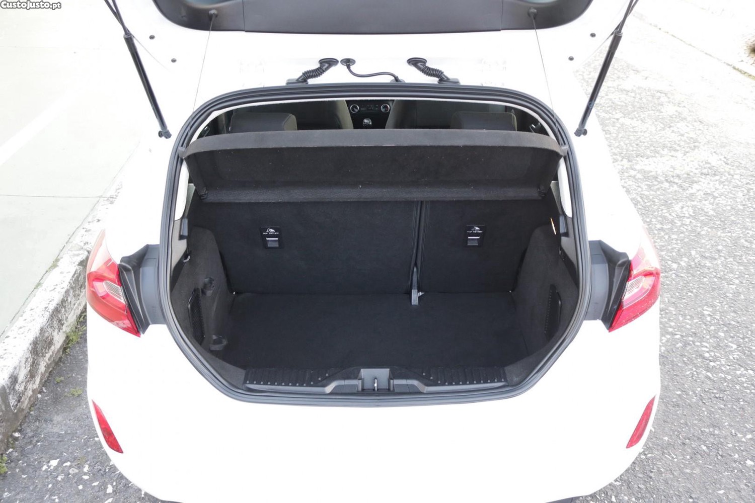 Ford Fiesta 1.5 TDCI Connected — fotografia 49