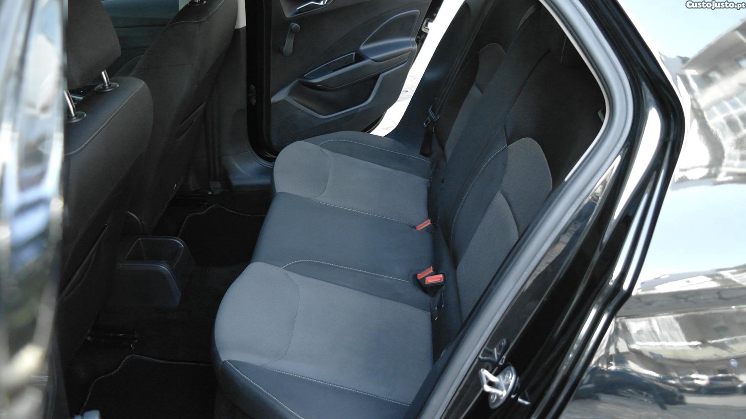 Skoda Fabia 1.0 MPI — fotografia 6