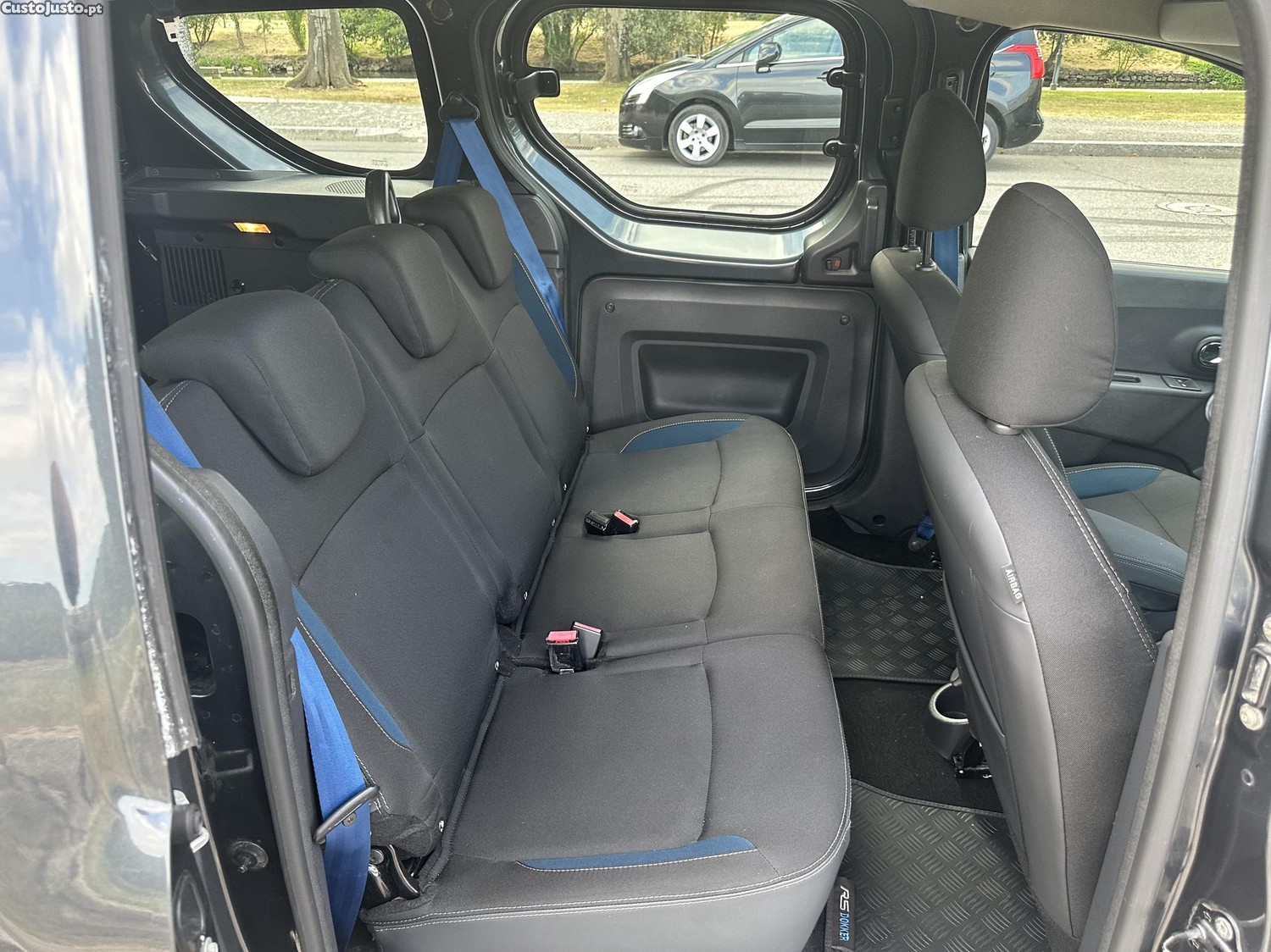Dacia Dokker 1.5 DCI RS 5 lugares — fotografia 4