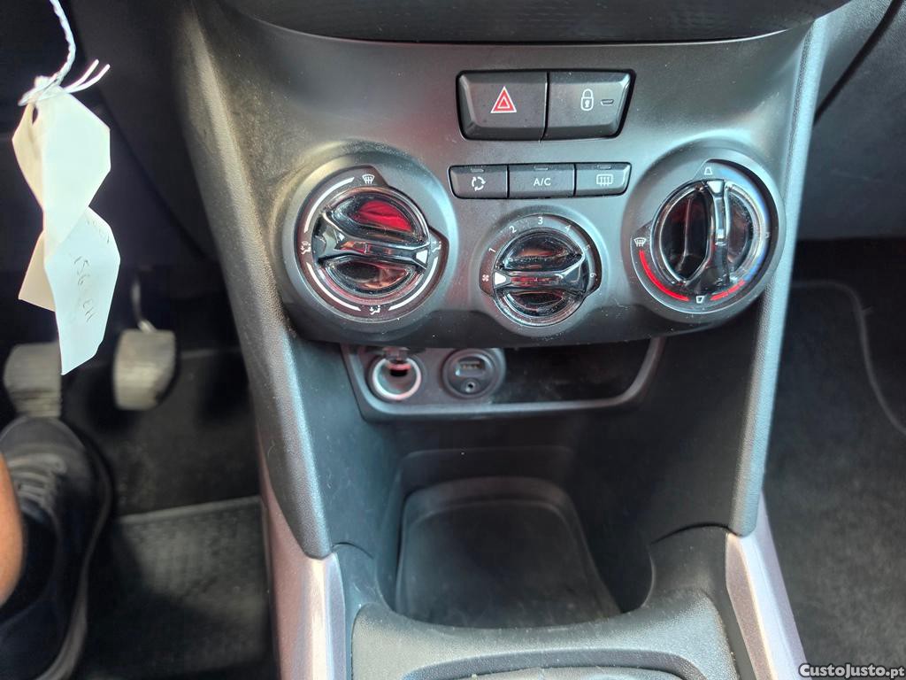 Peugeot 2008 1.2Vti 82Cv Style 90.000Km 01/2015 — fotografia 5