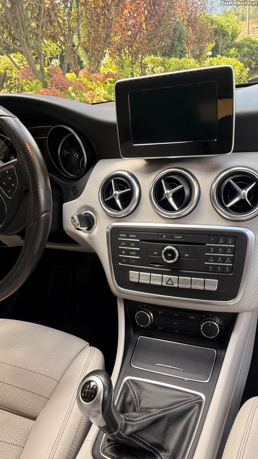 Mercedes-Benz A 180 180 D — fotografia 8