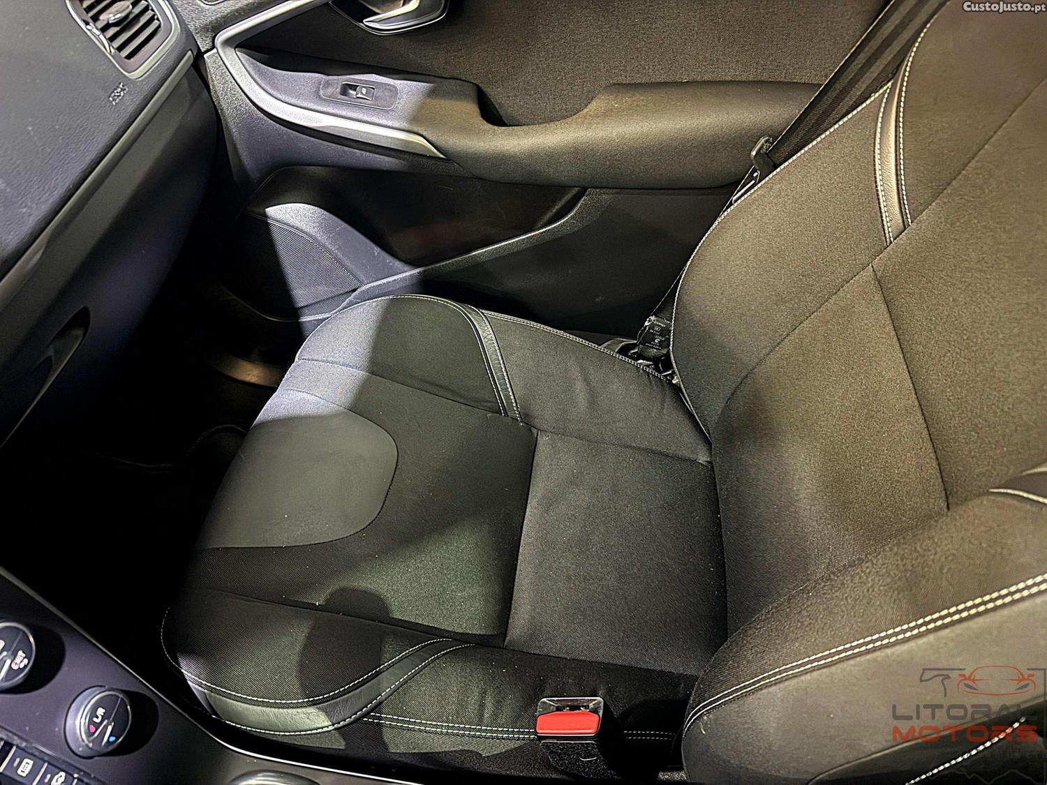 Volvo V40 D2 Black Line — fotografia 6