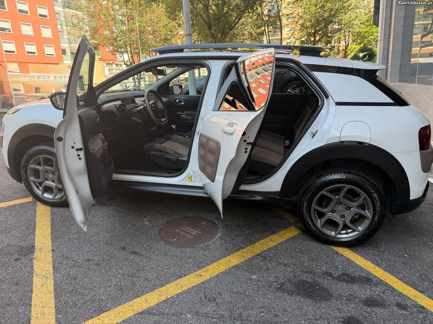 Citroën C4 Cactus BlueHDi 100 Stop&Start Feel — fotografia 18