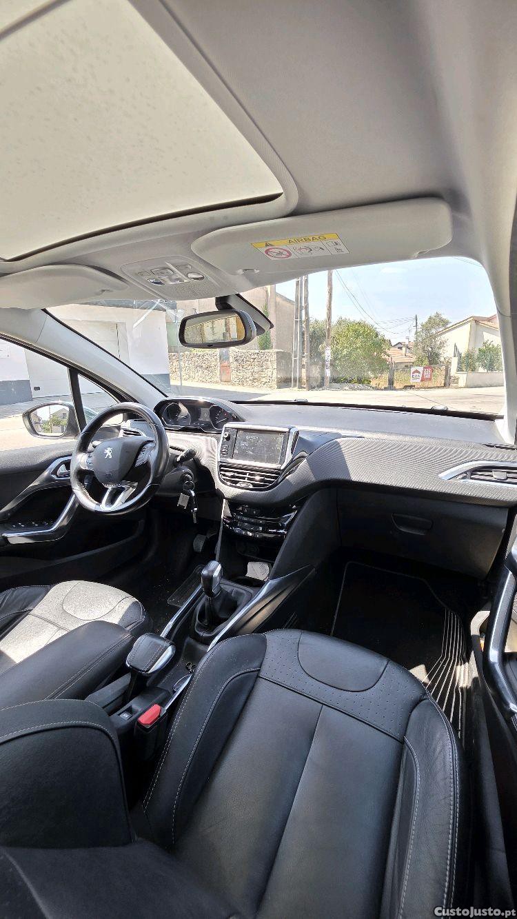 Peugeot 2008 Allure 1.6 — fotografia 4
