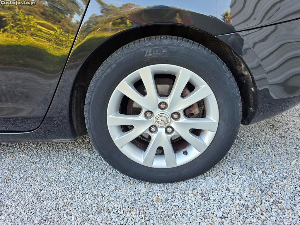 Mazda 3 1.6Di 110cv 10/2005 — fotografia 8