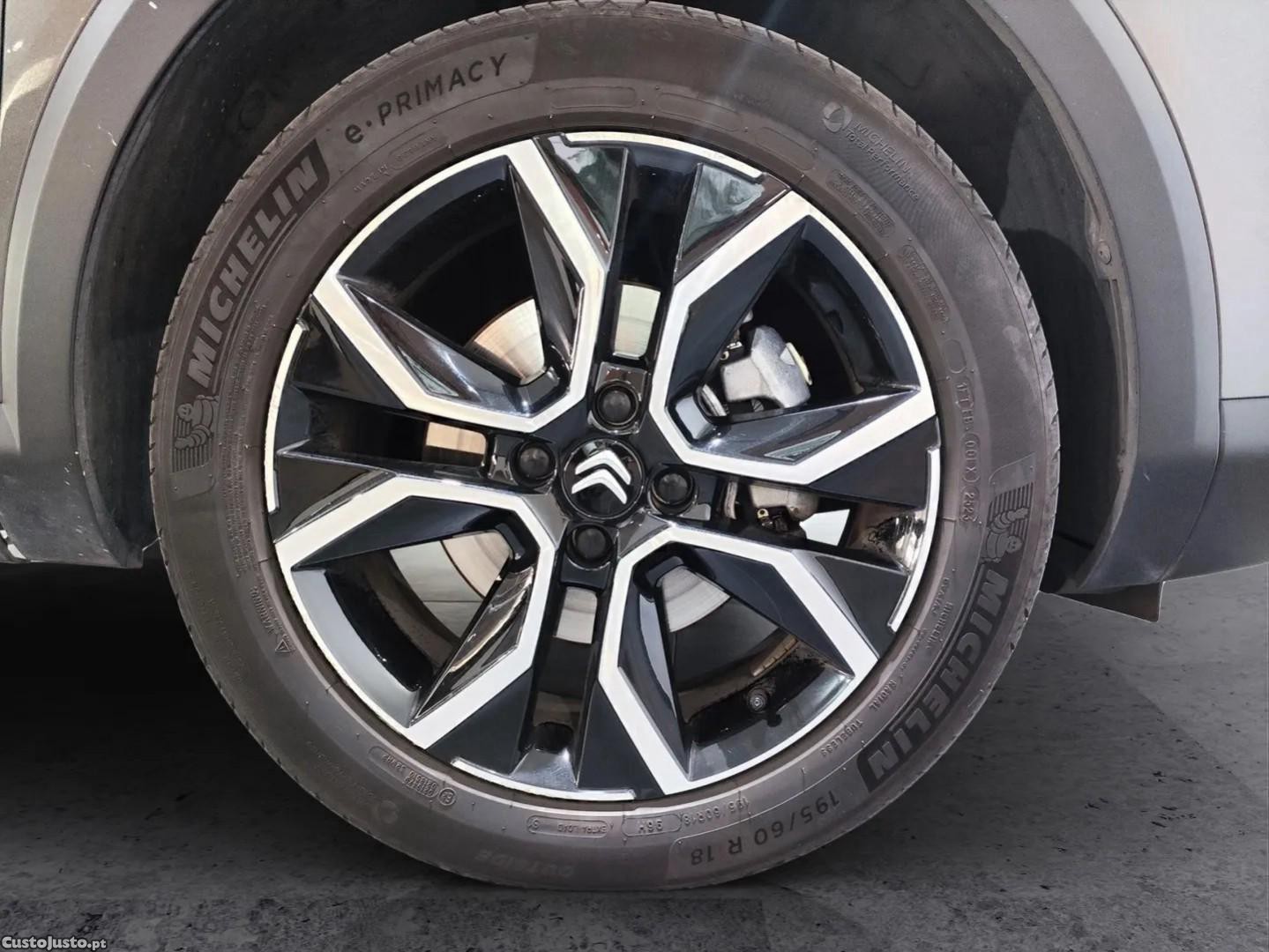Citroën e-C4 50 kWh Shine Pack — fotografia 2