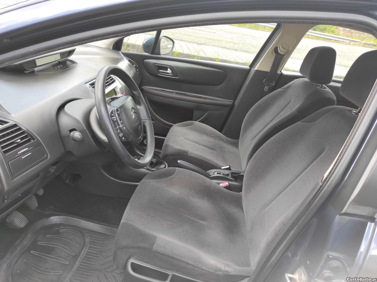 Citroën C4 1.6 HDI Executive 2010 — fotografia 10