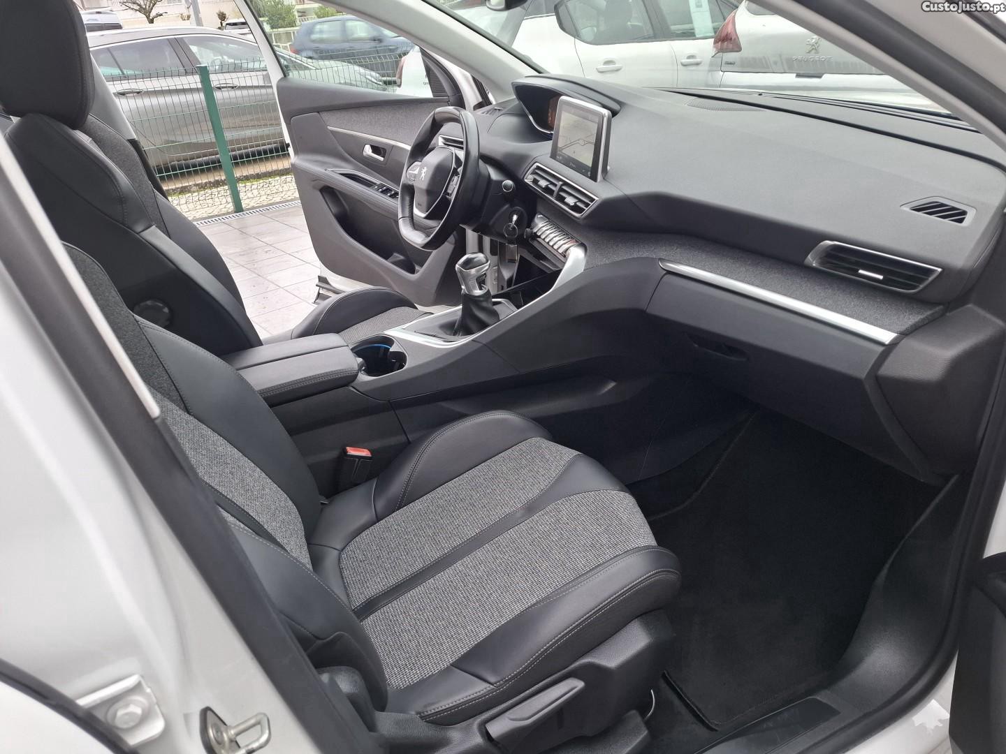 Peugeot 3008 1.2 PureTech Allure Pack — fotografia 5